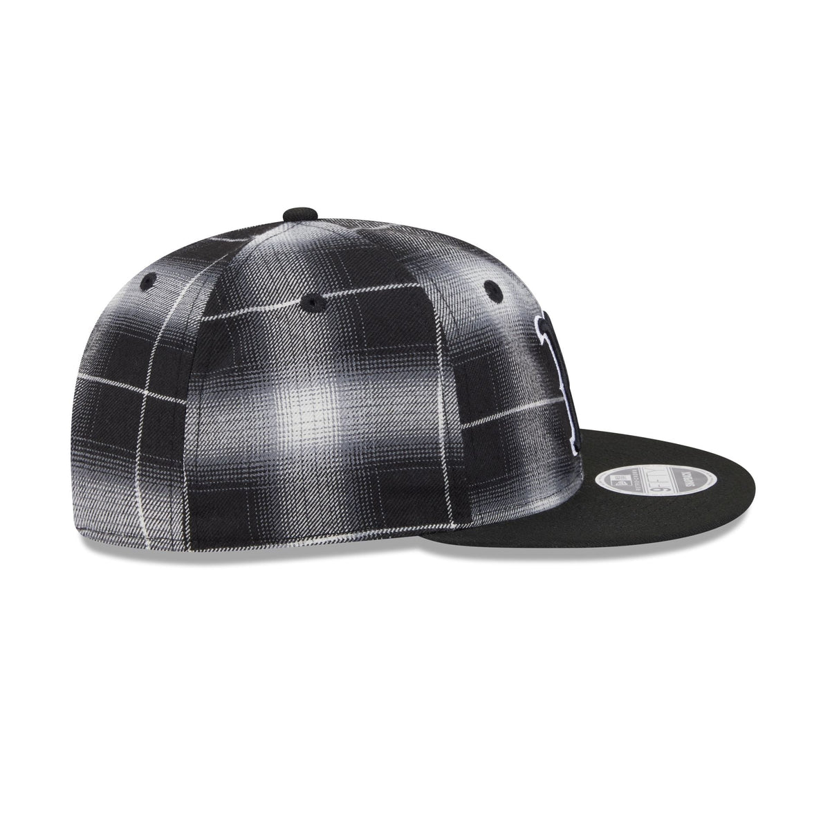 Boston Red Sox Black and White Plaid Retro Crown 9FIFTY Snapback Hat