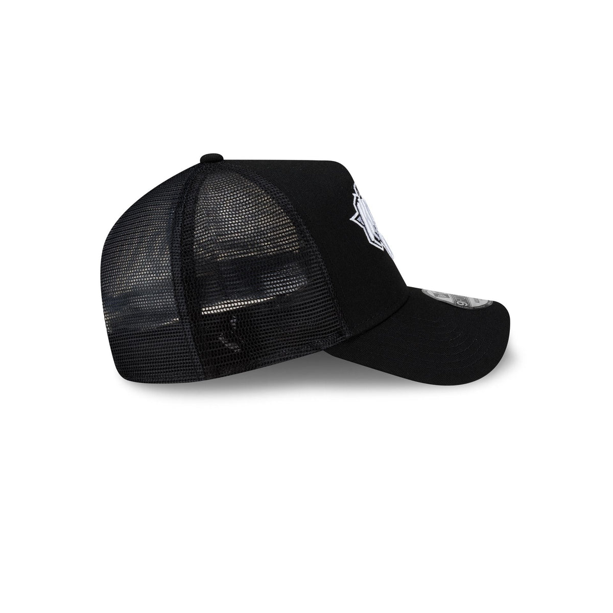 New York Knicks Side Script Black 9FORTY A-Frame Trucker Hat